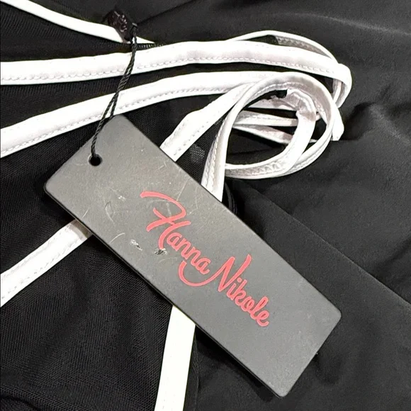Hanna Nikole Black/White Halter Swimdress
Tankini‎ Top Swimsuit Size 22 NWT - Picture 8 of 10